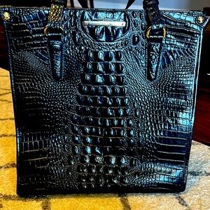Brahmin croc tote in black! EUC